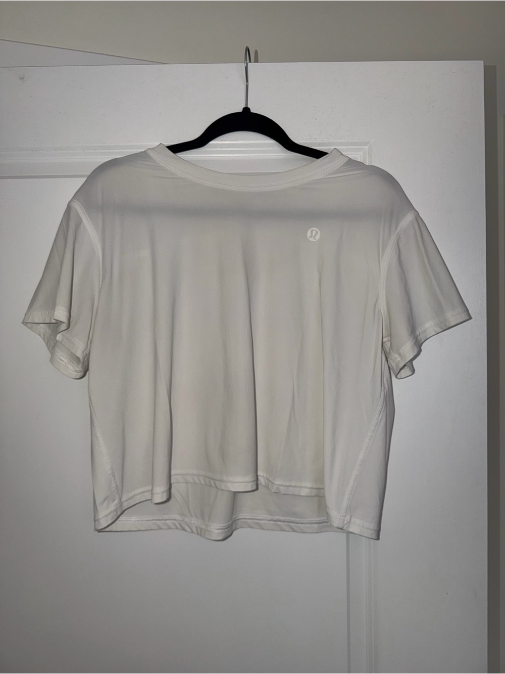 lululemon athletica Women’s White Cropped Performance Tee